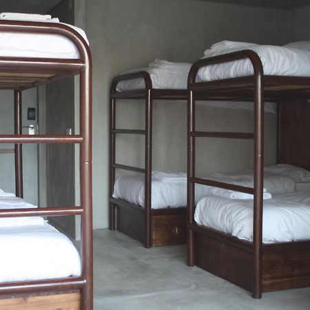 N1 Hostel Apartments And Suites Santarem Room photo