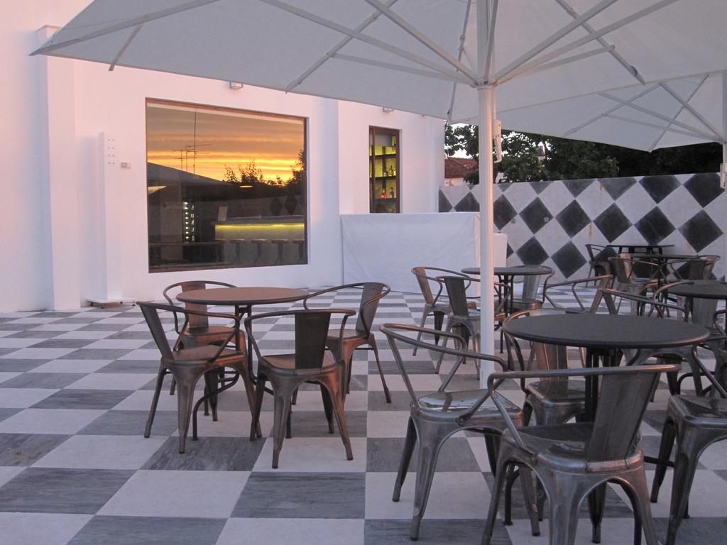 N1 Hostel Apartments And Suites Santarem Exterior photo