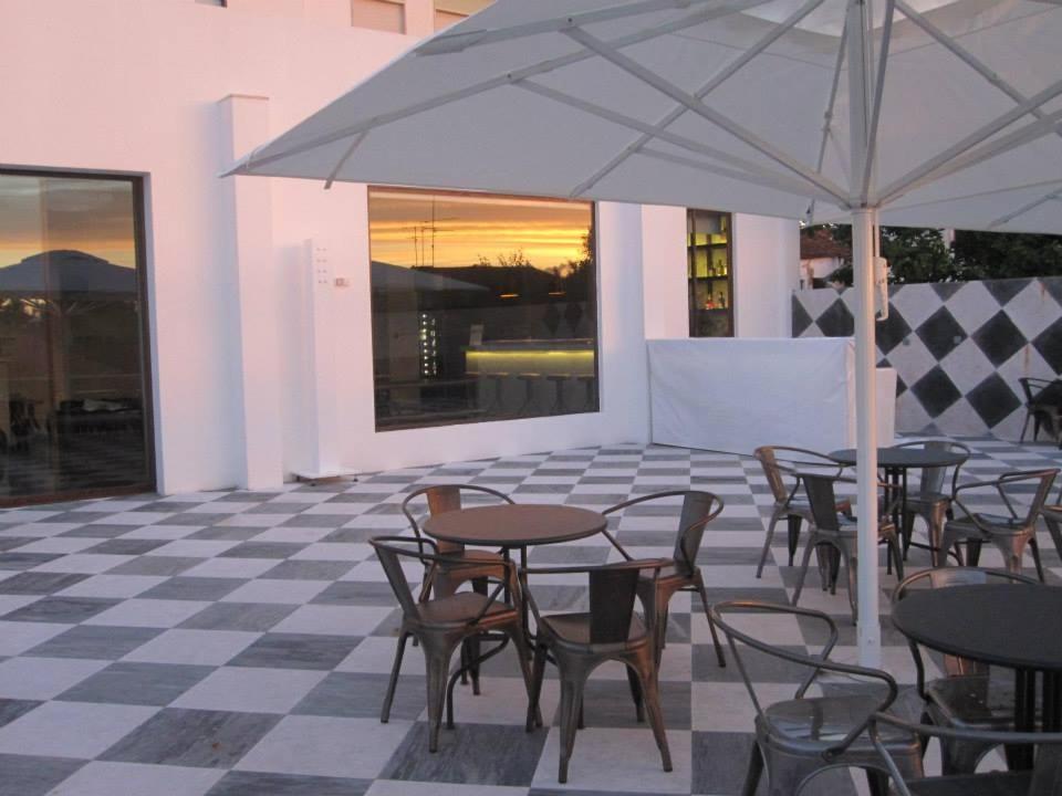 N1 Hostel Apartments And Suites Santarem Exterior photo